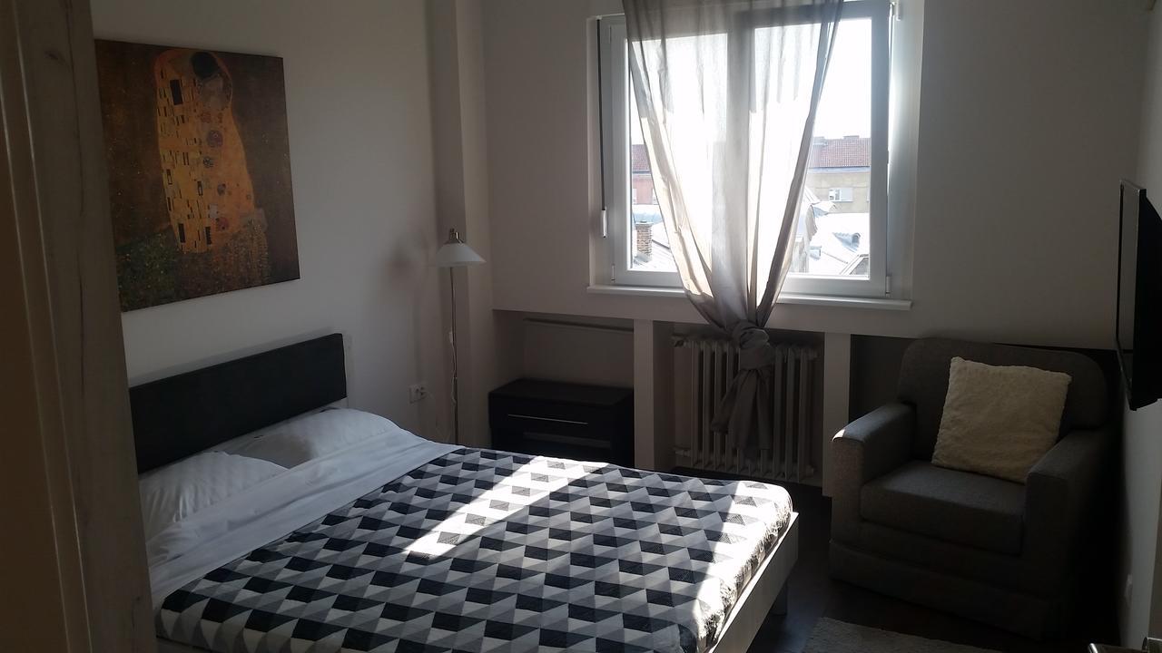 Alux Apartment Belgrado Buitenkant foto